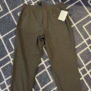 Mens Pacebreaker Pant Size L in Green NWT